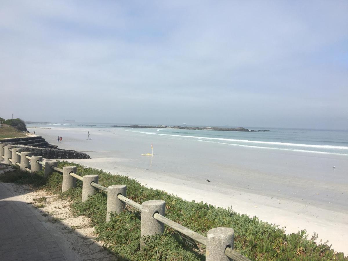 2Whitewaters Bloubergstrand Homestay Bagian luar foto
