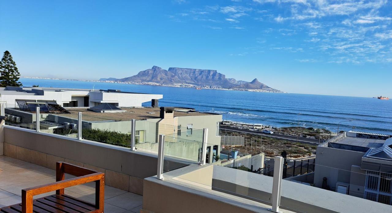 2Whitewaters Bloubergstrand Homestay Bagian luar foto