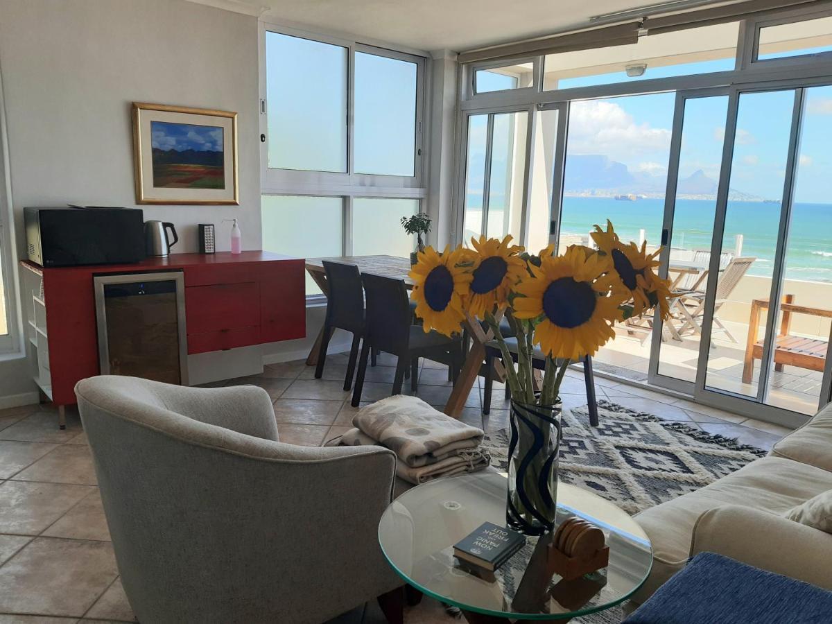 2Whitewaters Bloubergstrand Homestay Bagian luar foto